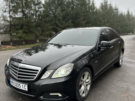 Чорний Мерседес Е-Клас, об'ємом двигуна 2.2 л та пробігом 230 тис. км за 13200 $, фото 1 на Automoto.ua