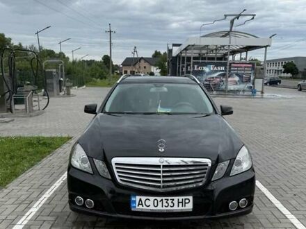 Черный Мерседес Е-Класс, объемом двигателя 2.14 л и пробегом 326 тыс. км за 9500 $, фото 1 на Automoto.ua