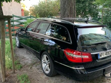 Чорний Мерседес Е-Клас, об'ємом двигуна 2.2 л та пробігом 250 тис. км за 5800 $, фото 1 на Automoto.ua