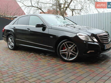 Чорний Мерседес Е-Клас, об'ємом двигуна 3 л та пробігом 255 тис. км за 13900 $, фото 1 на Automoto.ua