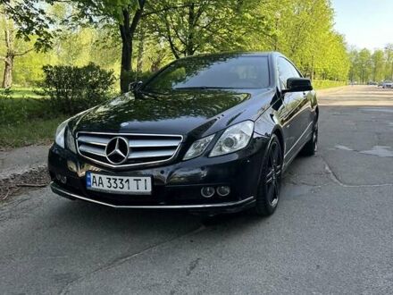 Мерседес Е-Клас 2010 у Києві на Automoto.ua Чорний Мерседес Е-Клас, об'ємом двигуна 2.14 л та пробігом 147 тис. км за 12300 $, фото 1 на Automoto.ua
