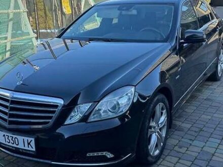Черный Мерседес Е-Класс, объемом двигателя 2.2 л и пробегом 389 тыс. км за 12700 $, фото 1 на Automoto.ua