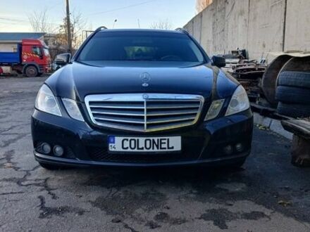 Черный Мерседес Е-Класс, объемом двигателя 2.2 л и пробегом 400 тыс. км за 8700 $, фото 1 на Automoto.ua