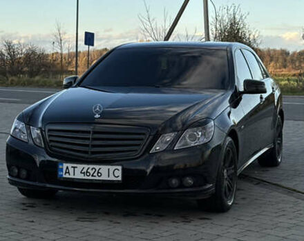 Черный Мерседес Е-Класс, объемом двигателя 2.2 л и пробегом 305 тыс. км за 10000 $, фото 1 на Automoto.ua