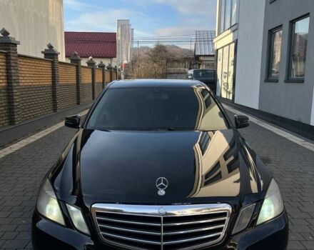 Чорний Мерседес Е-Клас, об'ємом двигуна 2.1 л та пробігом 385 тис. км за 11099 $, фото 1 на Automoto.ua