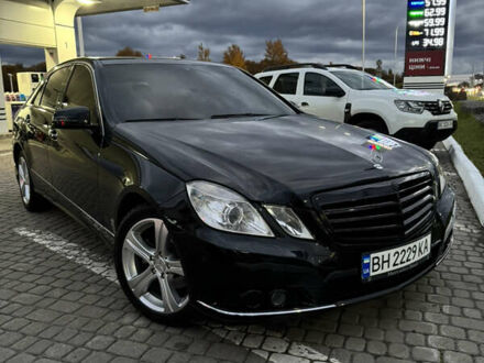 Чорний Мерседес Е-Клас, об'ємом двигуна 2.2 л та пробігом 360 тис. км за 12700 $, фото 1 на Automoto.ua