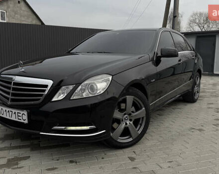 Черный Мерседес Е-Класс, объемом двигателя 2.2 л и пробегом 399 тыс. км за 12500 $, фото 1 на Automoto.ua