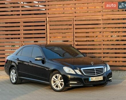 Черный Мерседес Е-Класс, объемом двигателя 2.2 л и пробегом 298 тыс. км за 15399 $, фото 1 на Automoto.ua