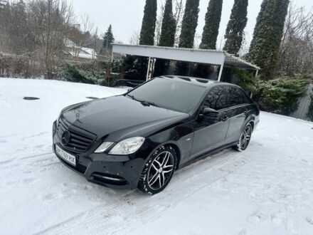 Черный Мерседес Е-Класс, объемом двигателя 2.1 л и пробегом 286 тыс. км за 9999 $, фото 1 на Automoto.ua