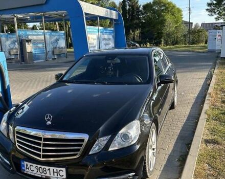 Чорний Мерседес Е-Клас, об'ємом двигуна 2.14 л та пробігом 250 тис. км за 15000 $, фото 1 на Automoto.ua