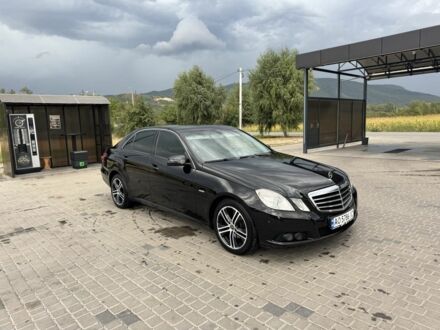 Черный Мерседес Е-Класс, объемом двигателя 2.1 л и пробегом 310 тыс. км за 9950 $, фото 1 на Automoto.ua