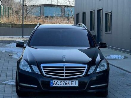 Черный Мерседес Е-Класс, объемом двигателя 2.2 л и пробегом 380 тыс. км за 10800 $, фото 1 на Automoto.ua