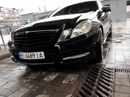 Черный Мерседес Е-Класс, объемом двигателя 3.5 л и пробегом 160 тыс. км за 13500 $, фото 1 на Automoto.ua