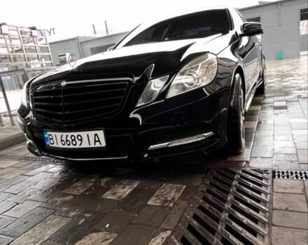 Черный Мерседес Е-Класс, объемом двигателя 3.5 л и пробегом 160 тыс. км за 13500 $, фото 1 на Automoto.ua