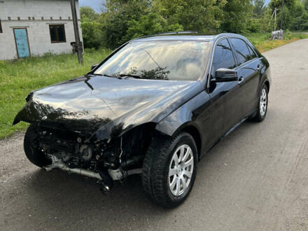 Мерседес Е-Класс 2011 в Остоге на Automoto.ua Черный Мерседес Е-Класс, объемом двигателя 2.2 л и пробегом 440 тыс. км за 5600 $, фото 1 на Automoto.ua