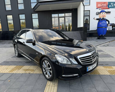 Чорний Мерседес Е-Клас, об'ємом двигуна 1.8 л та пробігом 275 тис. км за 11700 $, фото 1 на Automoto.ua