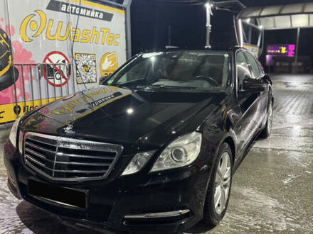 Черный Мерседес Е-Класс, объемом двигателя 0 л и пробегом 350 тыс. км за 8999 $, фото 1 на Automoto.ua