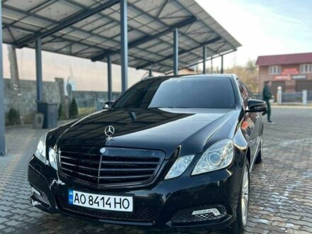 Чорний Мерседес Е-Клас, об'ємом двигуна 3 л та пробігом 310 тис. км за 8027 $, фото 1 на Automoto.ua