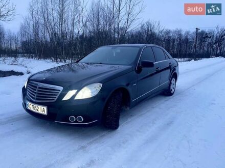 Черный Мерседес Е-Класс, объемом двигателя 2.14 л и пробегом 286 тыс. км за 12700 $, фото 1 на Automoto.ua
