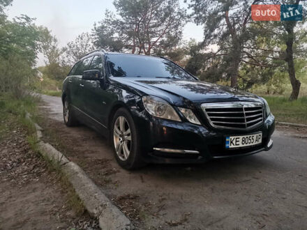 Черный Мерседес Е-Класс, объемом двигателя 2.14 л и пробегом 385 тыс. км за 11000 $, фото 1 на Automoto.ua