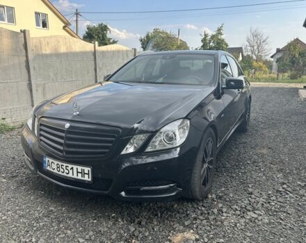 Черный Мерседес Е-Класс, объемом двигателя 2.1 л и пробегом 562 тыс. км за 11000 $, фото 1 на Automoto.ua