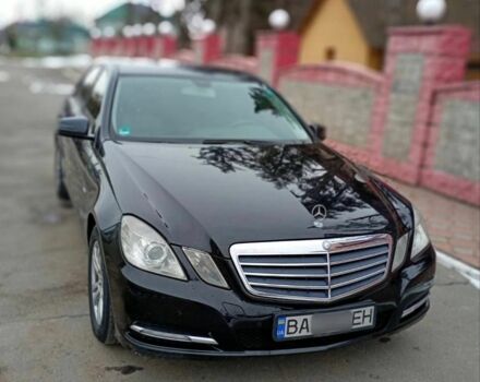 Черный Мерседес Е-Класс, объемом двигателя 1.8 л и пробегом 250 тыс. км за 8700 $, фото 1 на Automoto.ua
