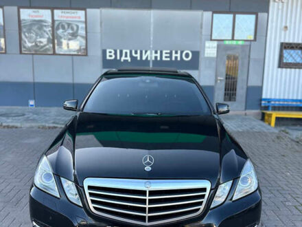 Чорний Мерседес Е-Клас, об'ємом двигуна 2.14 л та пробігом 327 тис. км за 13500 $, фото 1 на Automoto.ua