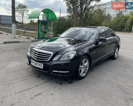 Черный Мерседес Е-Класс, объемом двигателя 2.14 л и пробегом 269 тыс. км за 15000 $, фото 1 на Automoto.ua