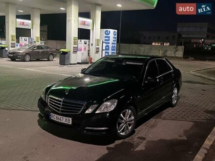 Черный Мерседес Е-Класс, объемом двигателя 2.1 л и пробегом 400 тыс. км за 11400 $, фото 1 на Automoto.ua