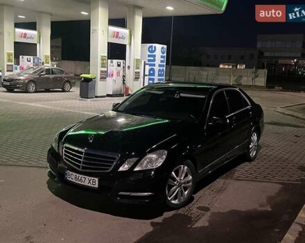 Черный Мерседес Е-Класс, объемом двигателя 2.1 л и пробегом 400 тыс. км за 11400 $, фото 1 на Automoto.ua
