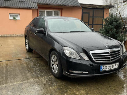 Чорний Мерседес Е-Клас, об'ємом двигуна 2.1 л та пробігом 269 тис. км за 10500 $, фото 1 на Automoto.ua