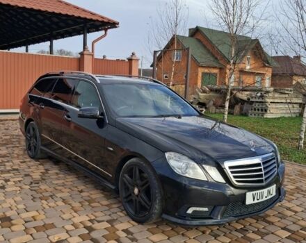 Черный Мерседес Е-Класс, объемом двигателя 3 л и пробегом 280 тыс. км за 6500 $, фото 1 на Automoto.ua