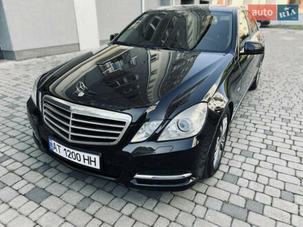 Черный Мерседес Е-Класс, объемом двигателя 2.2 л и пробегом 248 тыс. км за 13390 $, фото 1 на Automoto.ua