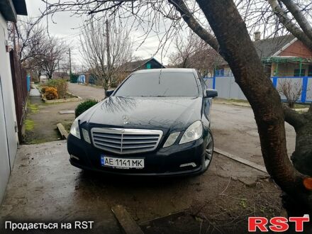 Чорний Мерседес Е-Клас, об'ємом двигуна 2.2 л та пробігом 350 тис. км за 11500 $, фото 1 на Automoto.ua