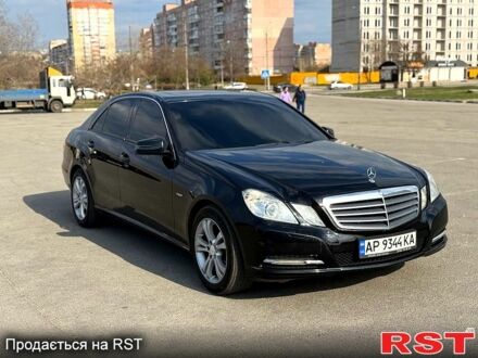 Мерседес Е-Клас 2011 у Запоріжжя на Automoto.ua Чорний Мерседес Е-Клас, об'ємом двигуна 1.8 л та пробігом 240 тис. км за 12500 $, фото 1 на Automoto.ua