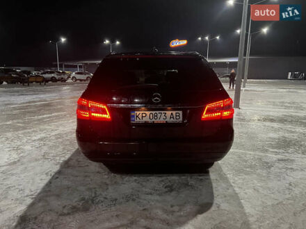 Черный Мерседес Е-Класс, объемом двигателя 2.2 л и пробегом 400 тыс. км за 7950 $, фото 1 на Automoto.ua