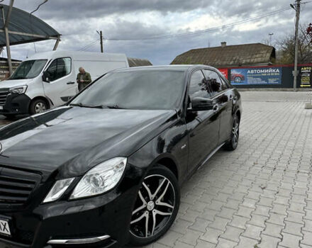 Черный Мерседес Е-Класс, объемом двигателя 2.2 л и пробегом 285 тыс. км за 12300 $, фото 1 на Automoto.ua