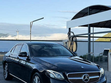 Чорний Мерседес Е-Клас, об'ємом двигуна 2.2 л та пробігом 249 тис. км за 19499 $, фото 1 на Automoto.ua