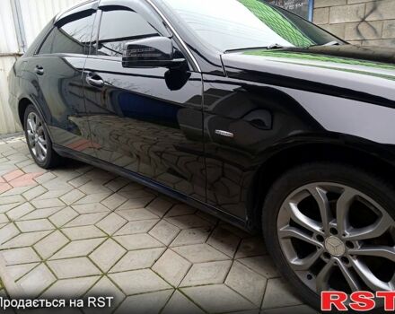 Черный Мерседес Е-Класс, объемом двигателя 2 л и пробегом 270 тыс. км за 9000 $, фото 1 на Automoto.ua