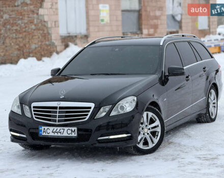 Черный Мерседес Е-Класс, объемом двигателя 2.1 л и пробегом 335 тыс. км за 13700 $, фото 1 на Automoto.ua