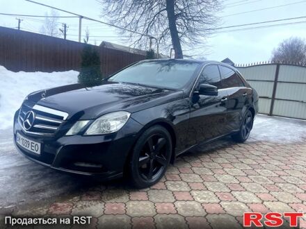 Чорний Мерседес Е-Клас, об'ємом двигуна 2.1 л та пробігом 250 тис. км за 14000 $, фото 1 на Automoto.ua