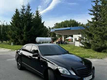 Мерседес Е-Класс 2012 в Хотине на Automoto.ua Черный Мерседес Е-Класс, объемом двигателя 2.2 л и пробегом 410 тыс. км за 9999 $, фото 1 на Automoto.ua