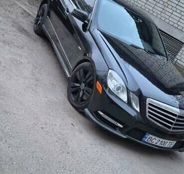 Черный Мерседес Е-Класс, объемом двигателя 3 л и пробегом 228 тыс. км за 12500 $, фото 1 на Automoto.ua