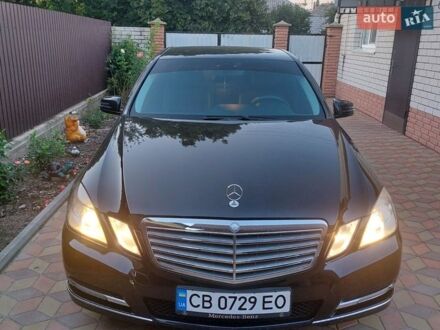 Черный Мерседес Е-Класс, объемом двигателя 2.1 л и пробегом 265 тыс. км за 12500 $, фото 1 на Automoto.ua