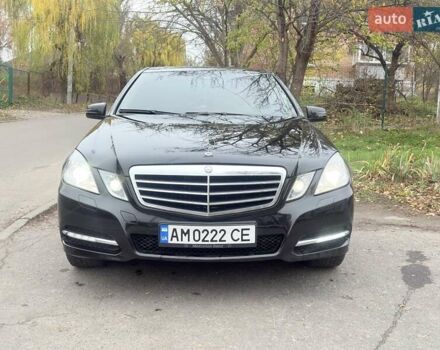 Черный Мерседес Е-Класс, объемом двигателя 2.14 л и пробегом 309 тыс. км за 15000 $, фото 1 на Automoto.ua