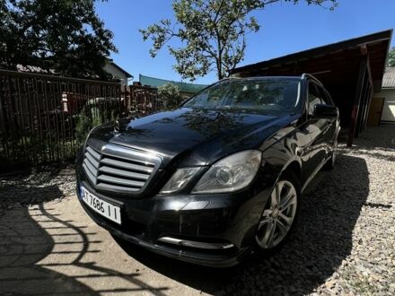 Черный Мерседес Е-Класс, объемом двигателя 2.1 л и пробегом 450 тыс. км за 10500 $, фото 1 на Automoto.ua