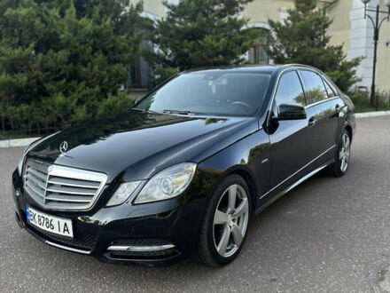 Мерседес Е-Класс 2012 в Бродах на Automoto.ua Черный Мерседес Е-Класс, объемом двигателя 2.2 л и пробегом 215 тыс. км за 12600 $, фото 1 на Automoto.ua