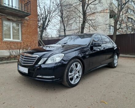 Черный Мерседес Е-Класс, объемом двигателя 1.8 л и пробегом 224 тыс. км за 9900 $, фото 1 на Automoto.ua