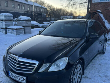 Черный Мерседес Е-Класс, объемом двигателя 2.2 л и пробегом 231 тыс. км за 13600 $, фото 1 на Automoto.ua
