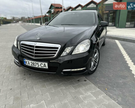 Черный Мерседес Е-Класс, объемом двигателя 2.2 л и пробегом 291 тыс. км за 13000 $, фото 1 на Automoto.ua